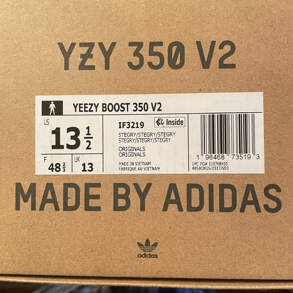 Brand new Adidas Yeezy 350 V2 size 13.5 - Picture 1 of 3